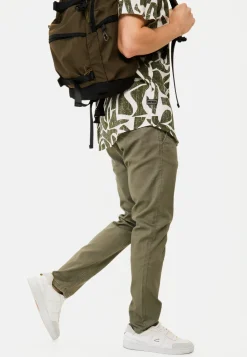 Basic Chino Slim Fit