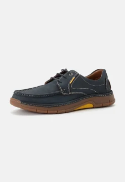 Bootschuhe aus Nubukleder