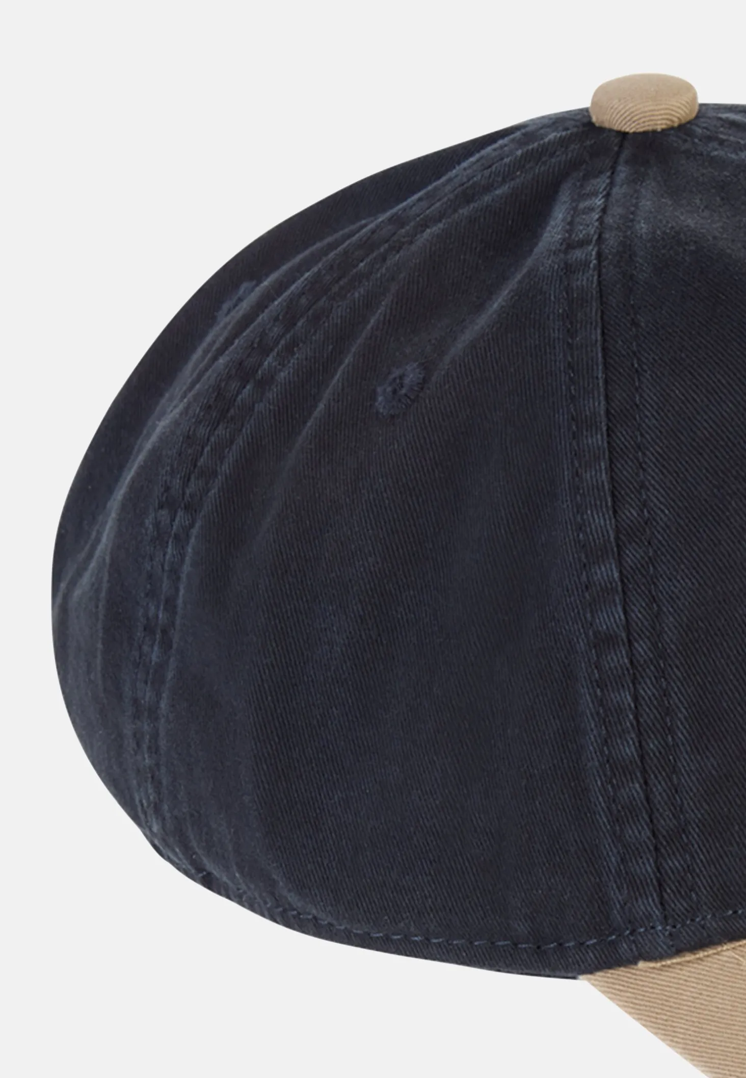 Cap mit verstellbarem Riemen