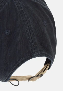 Cap mit verstellbarem Riemen