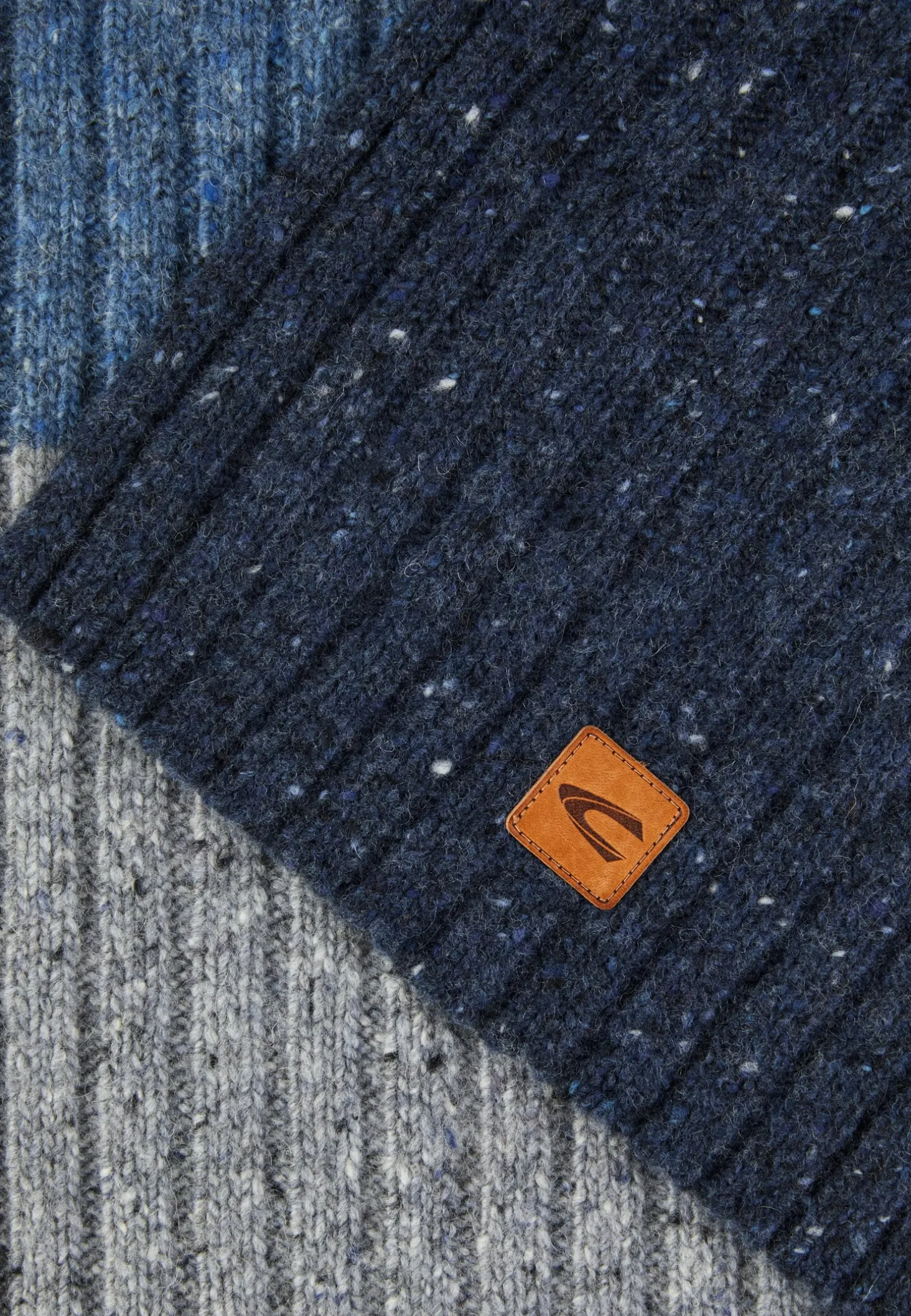 Dicker Strickschal aus einem Wollmix