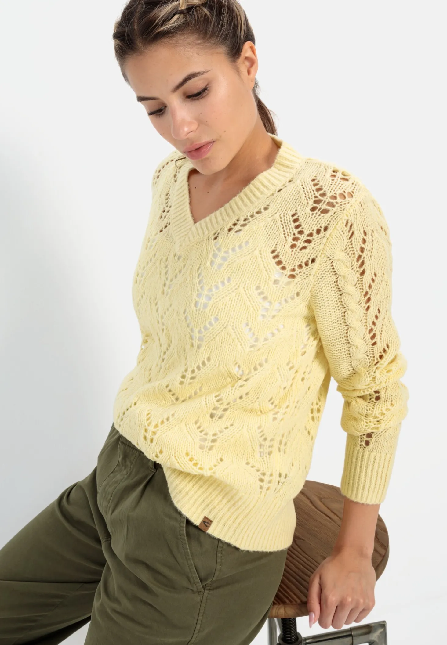 Feinstrickpullover mit V-Ausschnitt