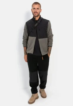 Fleecejacke mit Stehkragen aus recyceltem Material