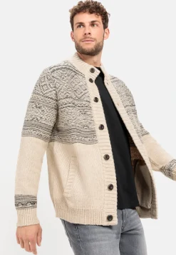 Geknöpfte Strickjacke mit Stehkragen