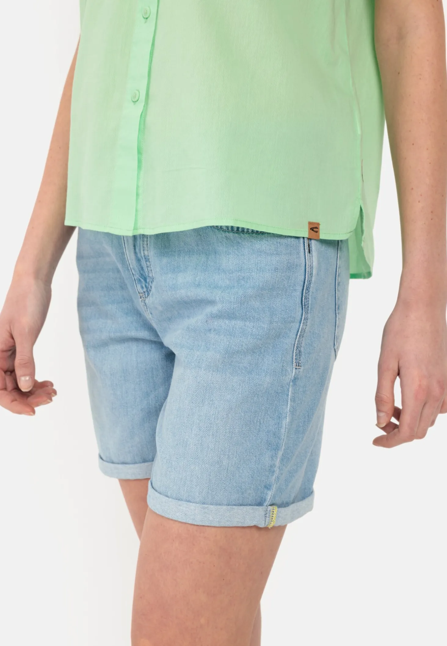 Halbarm Bluse aus einem Baumwoll-Twill