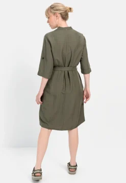 Halbarm Kleid mit Stehkragen