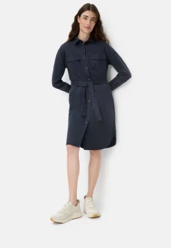 Kleid mit Taillengürtel