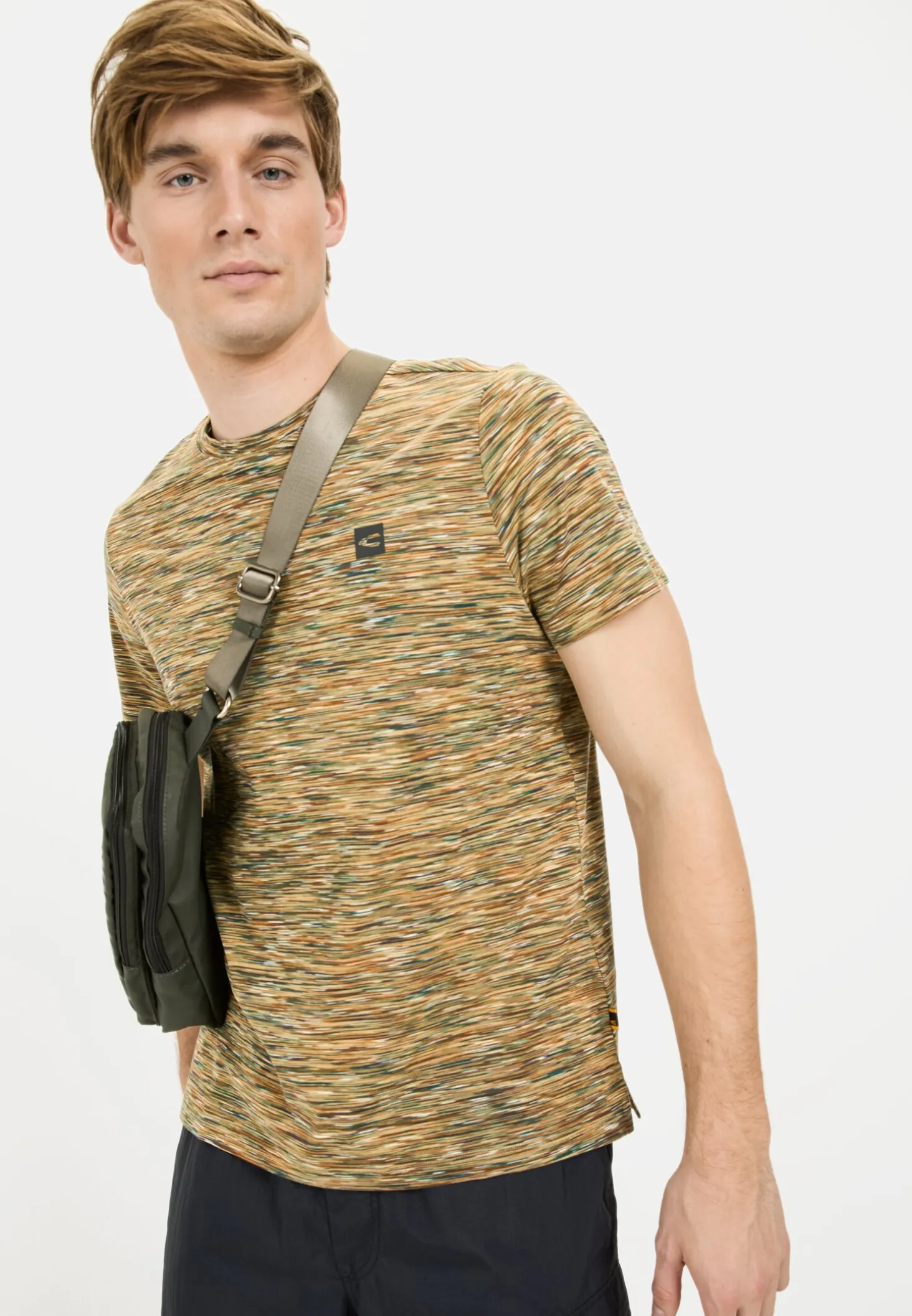 Kurzarmshirt mit geripptem Kragen