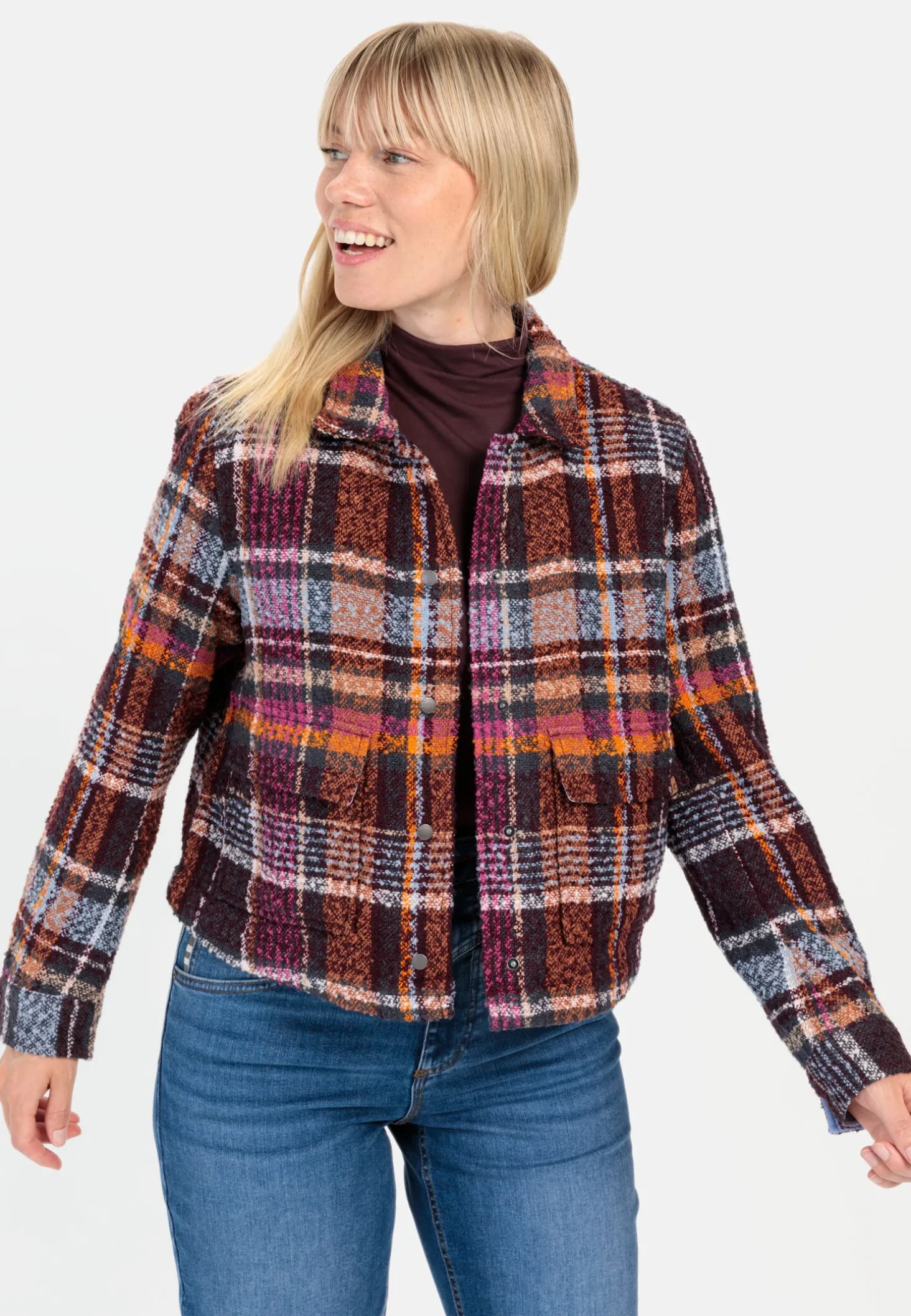 Kurze Jacke im Karomuster