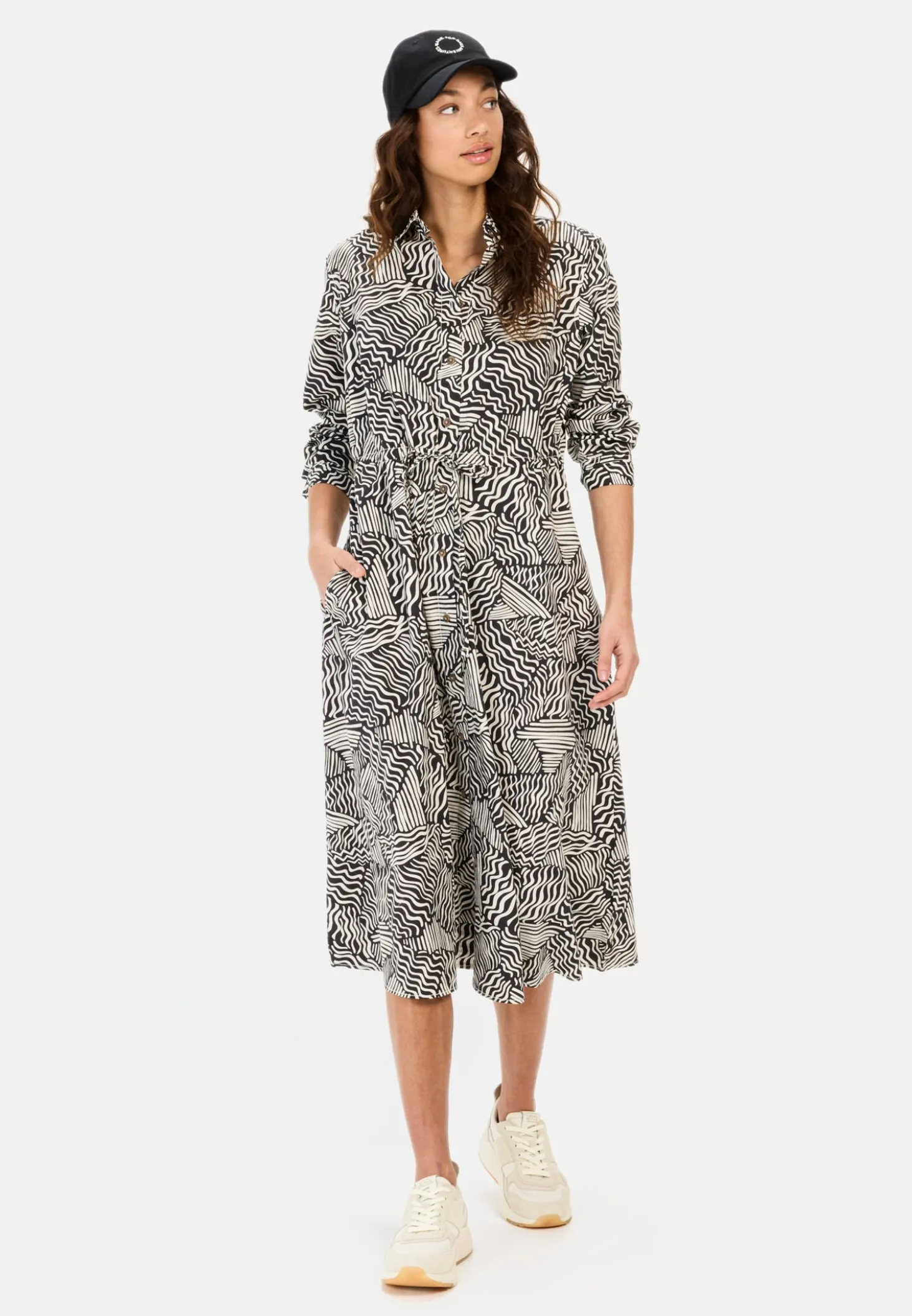 Langes Hemdblusenkleid mit Allover-Print