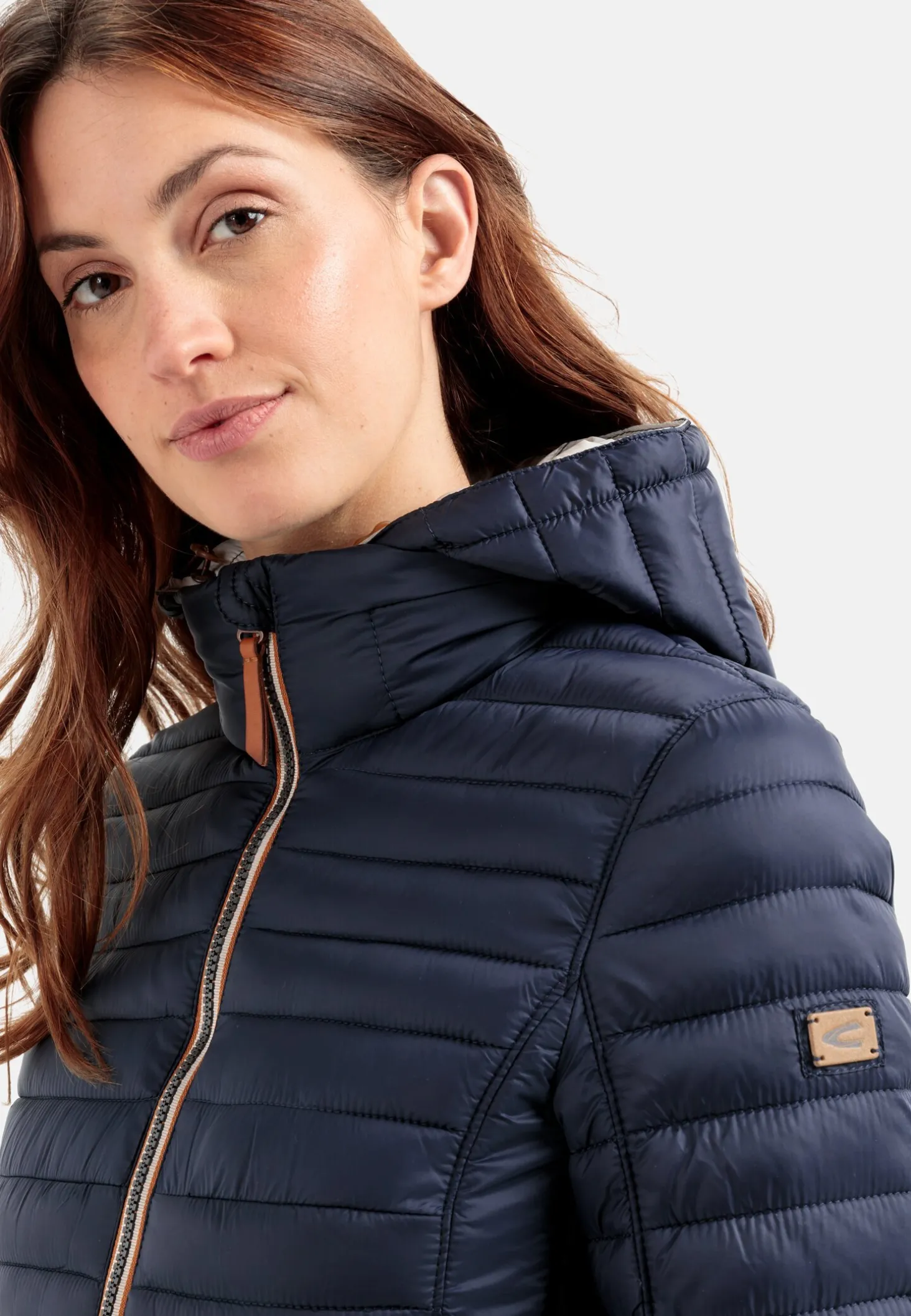 Leicht wattierte Steppjacke aus recyeltem Polyamid