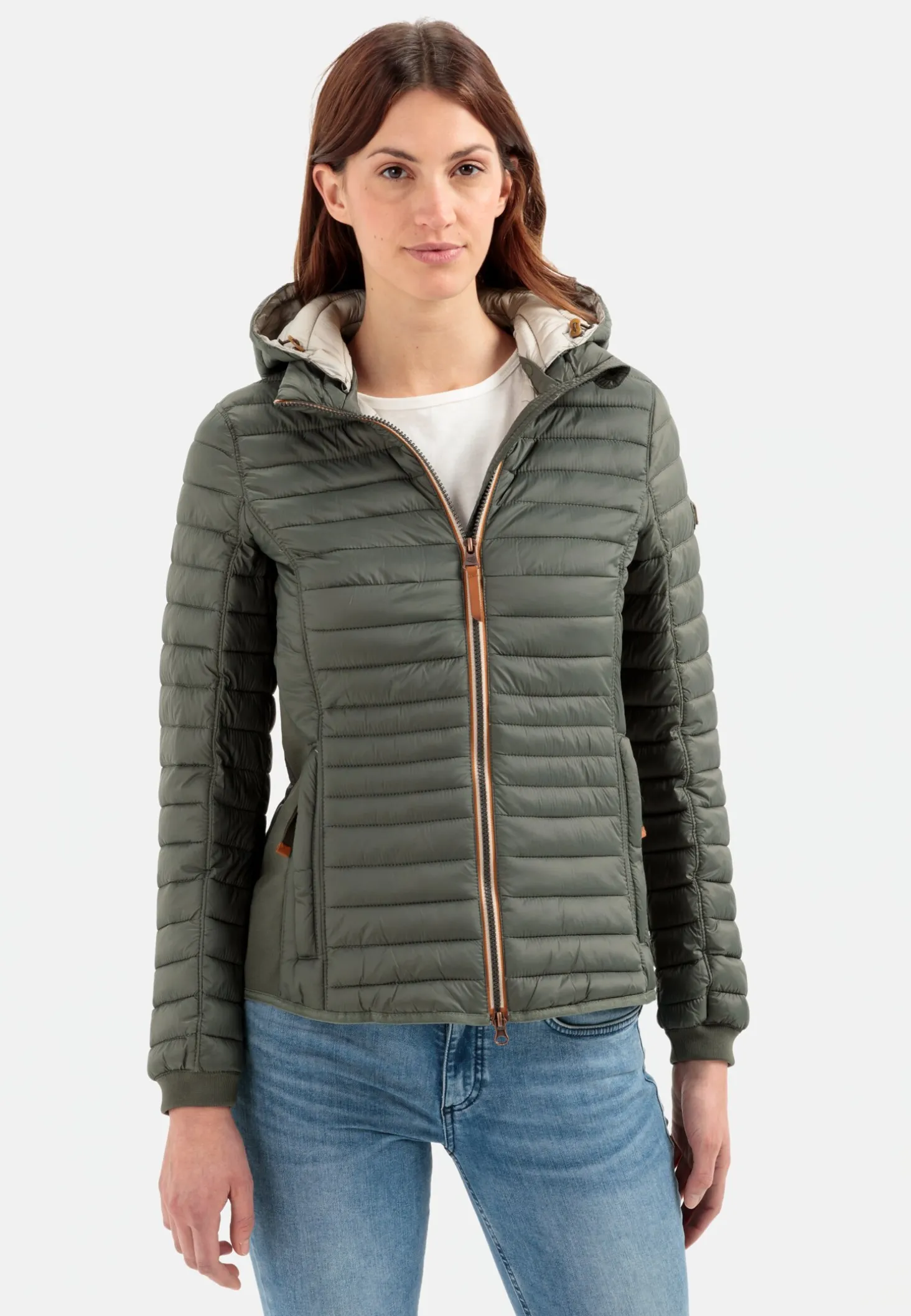 Leicht wattierte Steppjacke aus recyeltem Polyamid