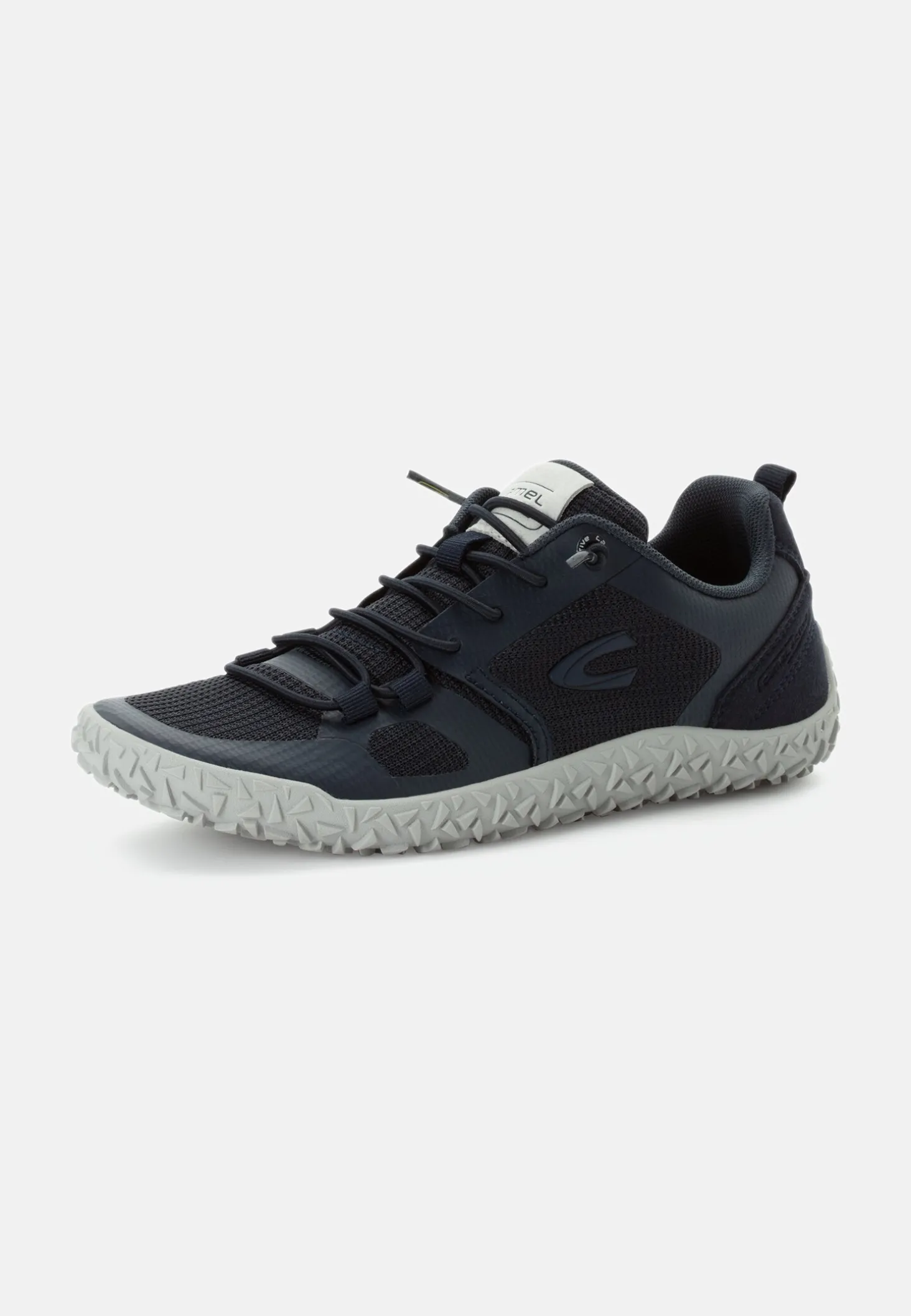 Leichter Sneaker mit griffiger Sohle