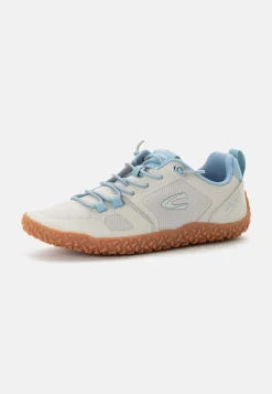 Leichter Sneaker mit griffiger Sohle