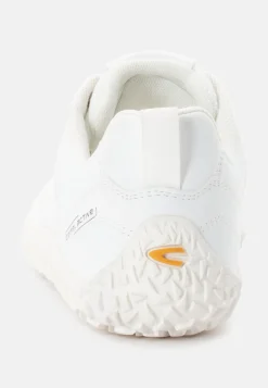 Leichter Sneaker mit griffiger Sohle