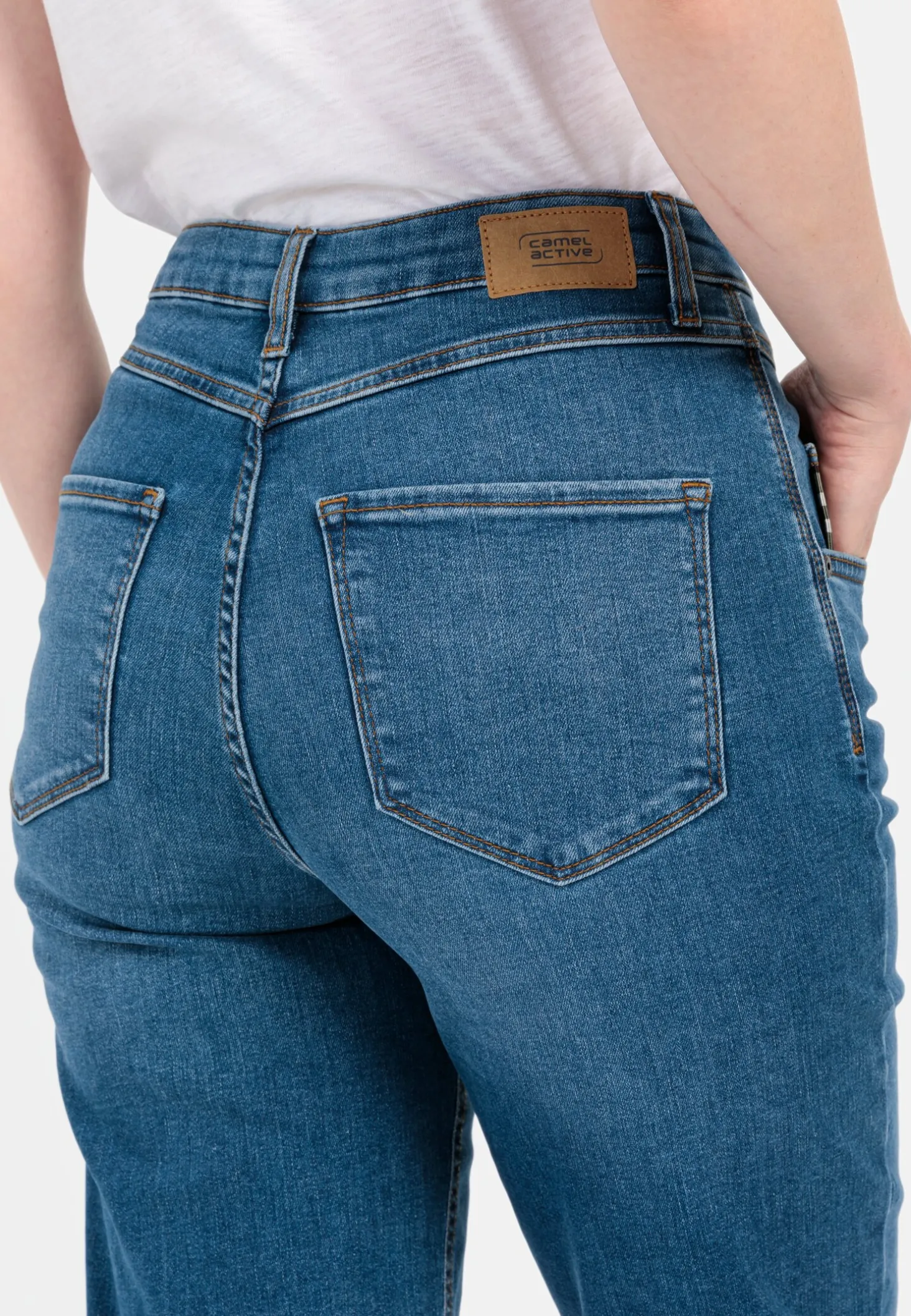 Mom Fit 5-Pocket Jeans