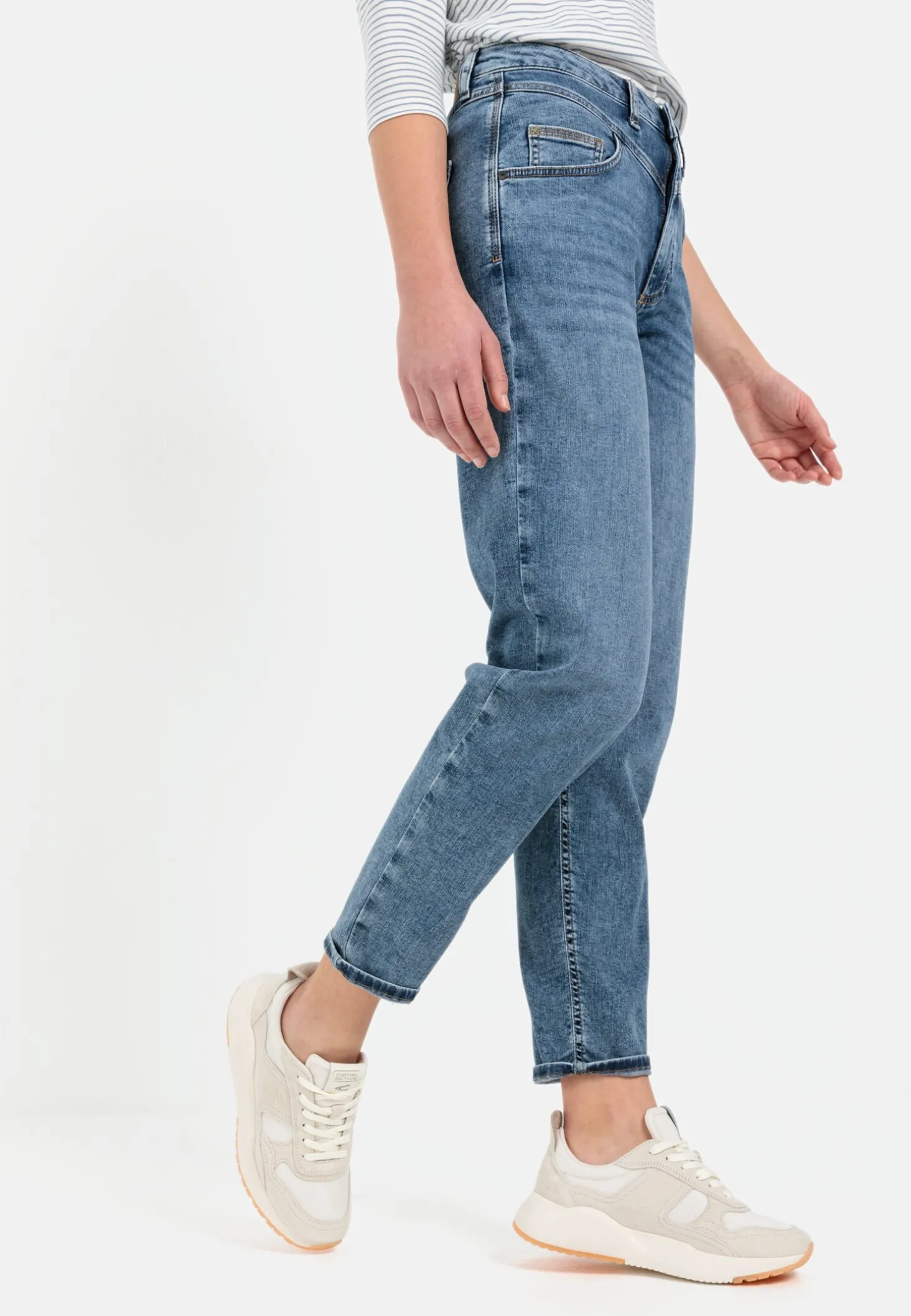 Mom Fit 5-Pocket Jeans