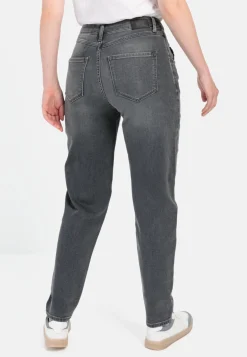 Mom Fit 5-Pocket Jeans
