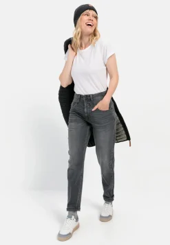 Mom Fit 5-Pocket Jeans