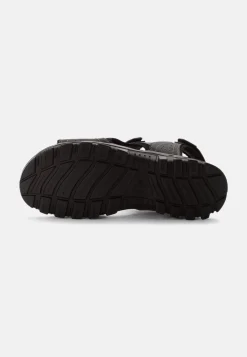 Sandalen aus perforiertem Leder
