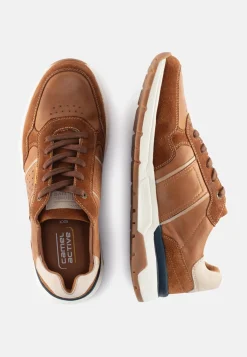 Schnürschuh mit Kontrastelementen