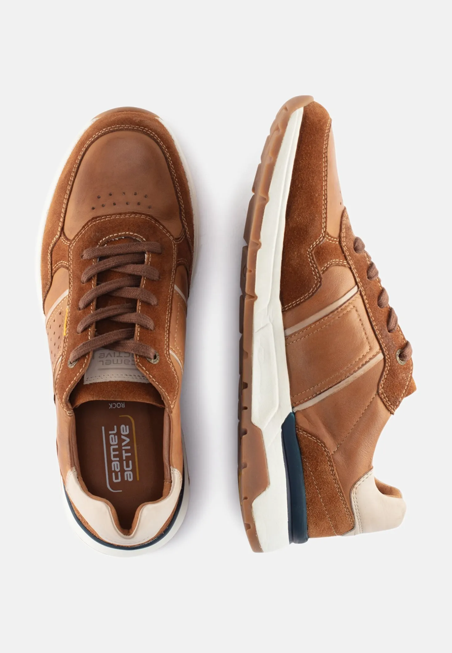 Schnürschuh mit Kontrastelementen