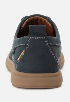 Schnürschuhe aus Leder