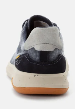 Sneaker aus Canvas mit Lederapplikationen
