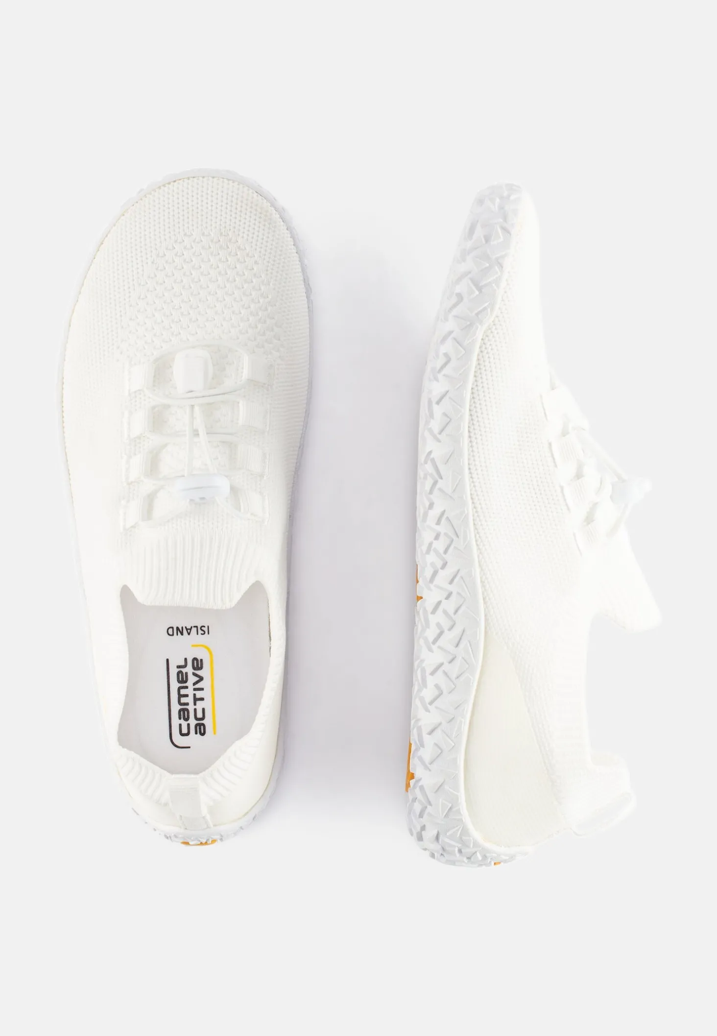 Sneaker aus einem Textilmix