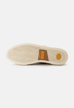 Sneaker aus Leder