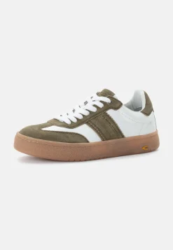 Sneaker aus Leder
