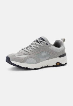 Sneaker aus Nubukleder