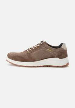 Sneaker aus Nubukleder