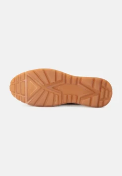 Sneaker aus Nubukleder