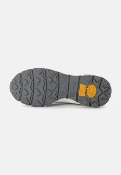 Sneaker aus Nubukleder