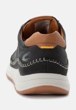 Sneaker aus Nubukleder