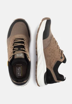 Sneaker aus Nubukleder und Textil