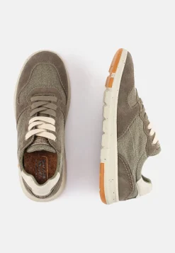 Sneaker aus Used Canvas und Spaltleder
