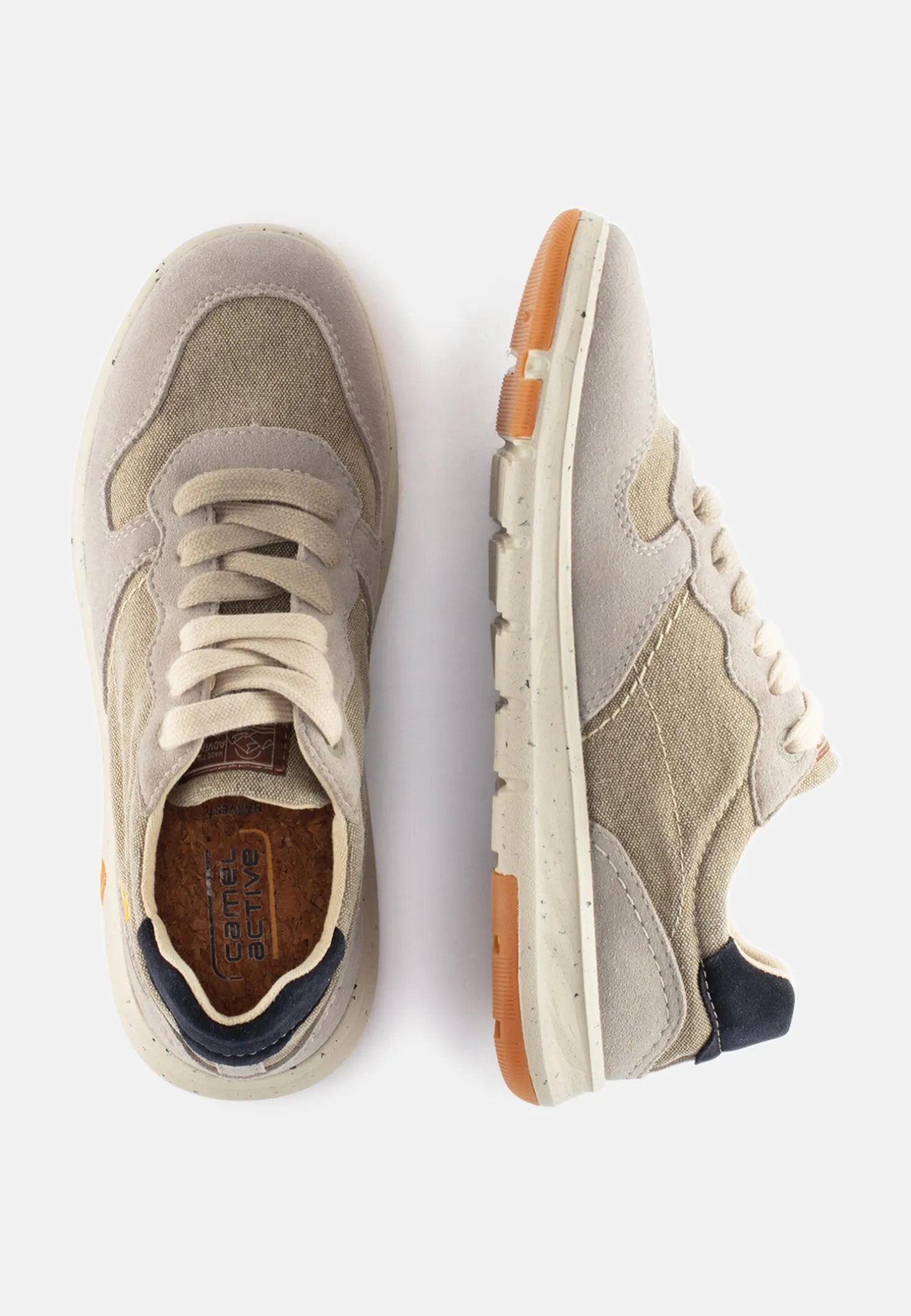 Sneaker aus Used Canvas und Spaltleder
