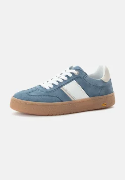 Sneaker aus Veloursleder