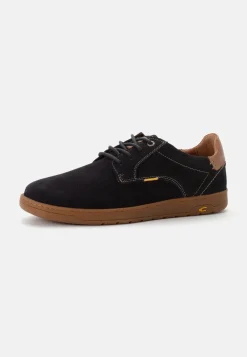 Sneaker aus Veloursleder