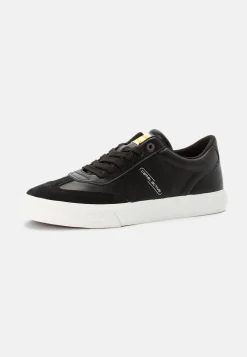 Sneaker mit Details aus Velourleder