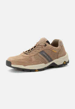 Sneaker mit griffiger Laufsohle