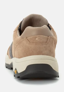 Sneaker mit griffiger Laufsohle