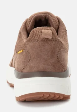 Sneaker mit griffiger Sohle