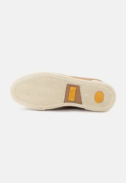 Sneaker mit Oxford Elementen
