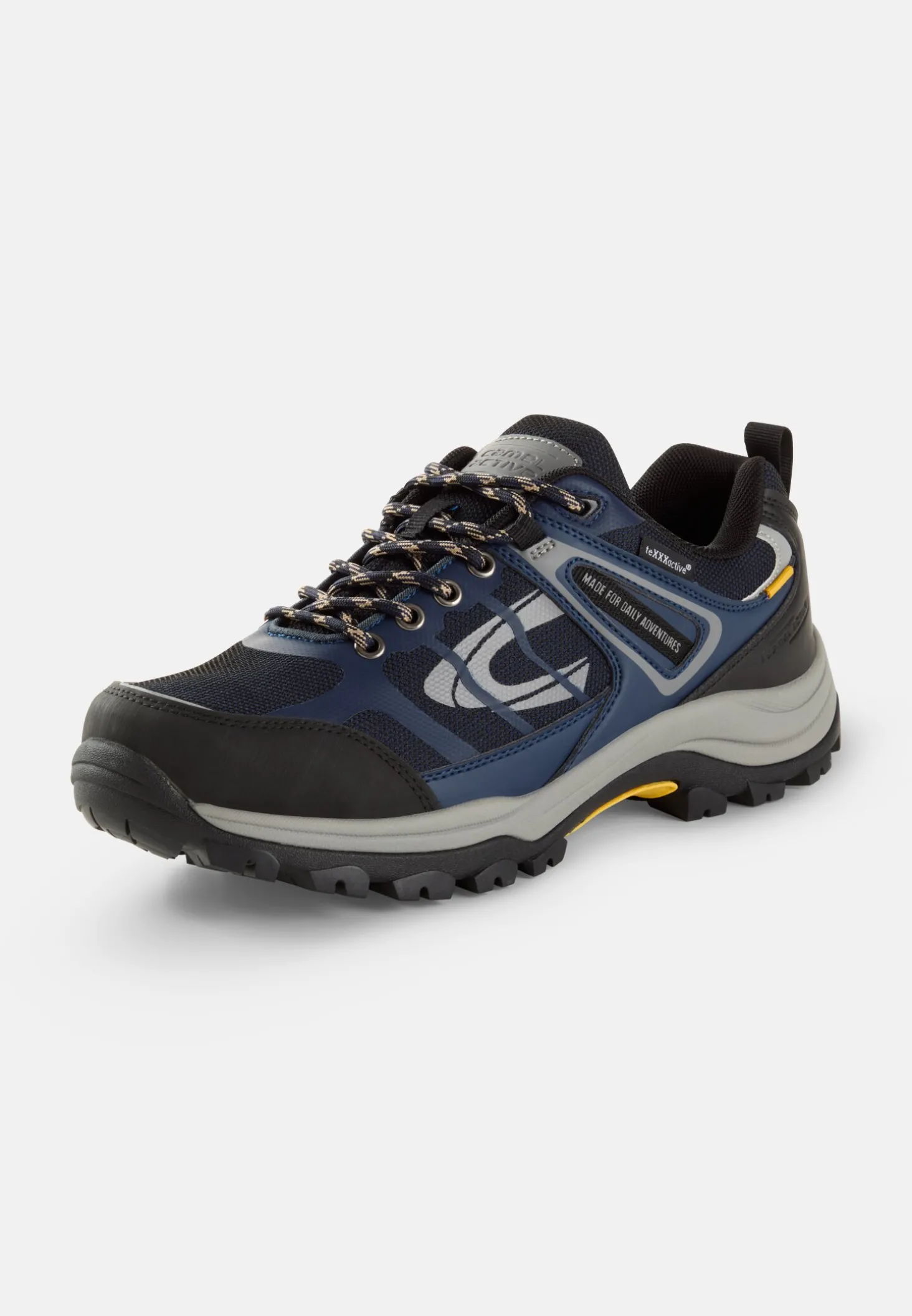 Sneaker mit robuster Sohle
