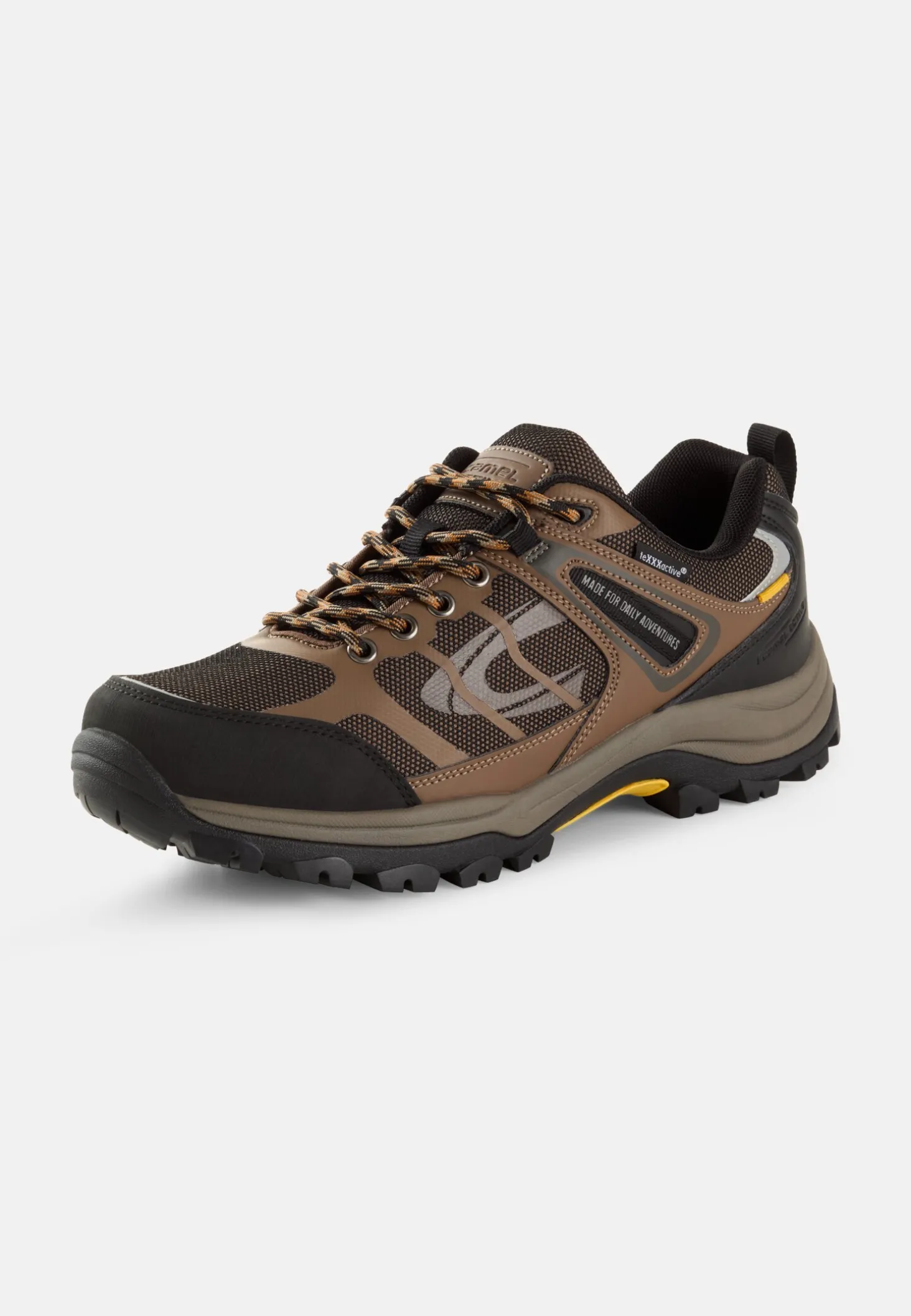 Sneaker mit robuster Sohle