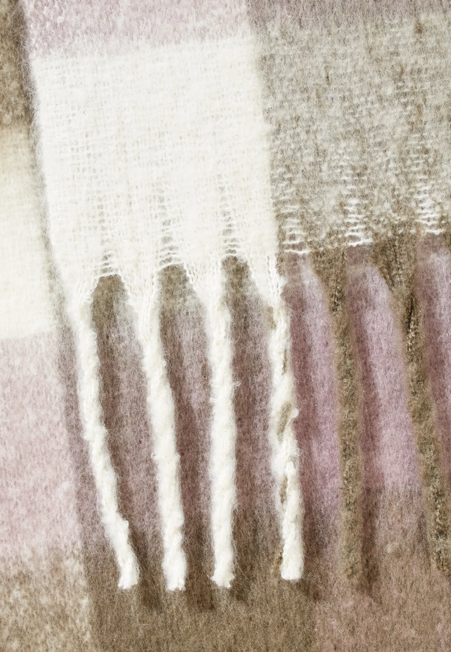 Softer Schal mit kariertem Muster