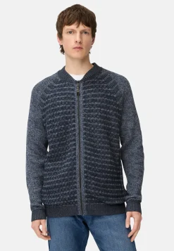 Strickjacke im Bomberstil